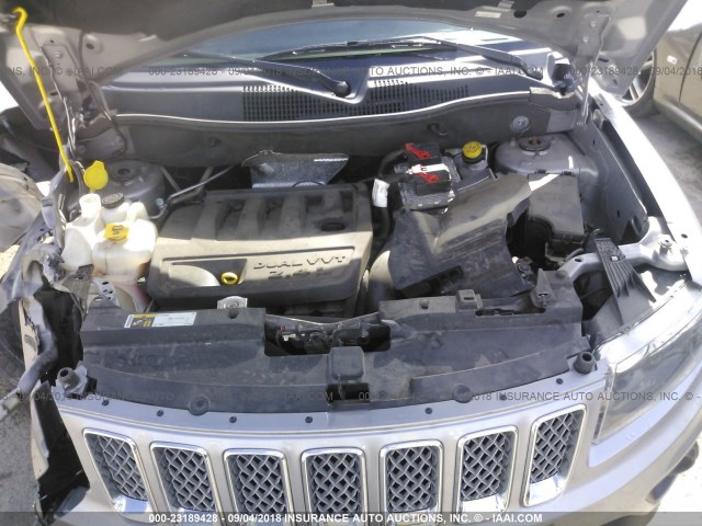 1C4NJDEB9GD585720 - 2016 JEEP COMPASS LATITUDE 银色 照片 10