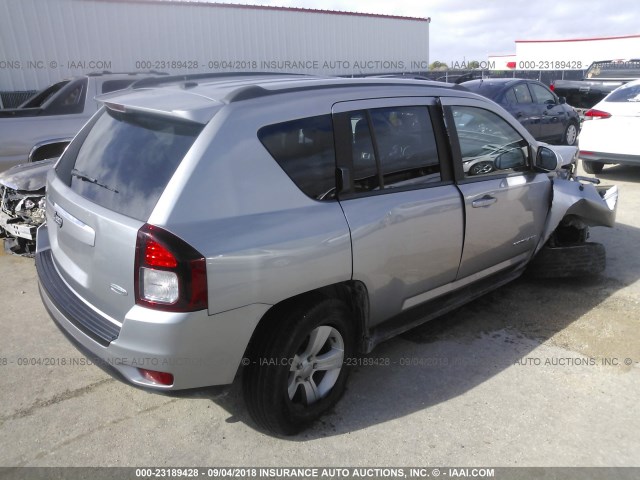 1C4NJDEB9GD585720 - 2016 JEEP COMPASS LATITUDE 银色 照片 4