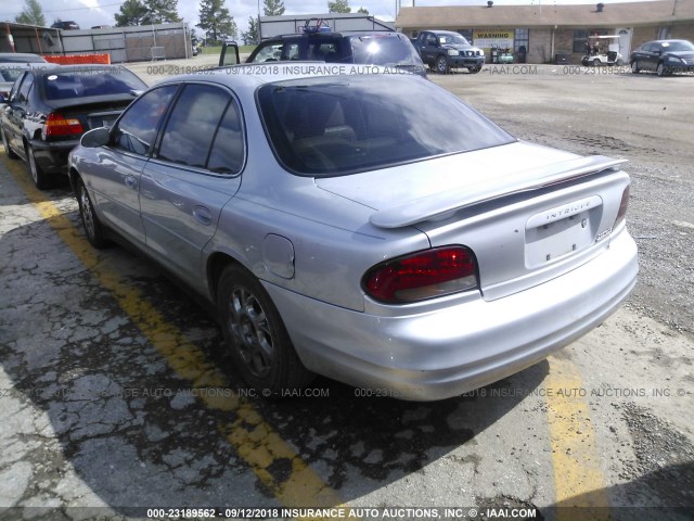 1G3WX52H42F124018 - 2002 OLDSMOBILE INTRIGUE GLS SILVER photo 3