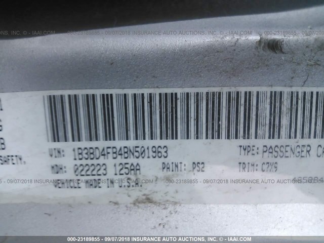 1B3BD4FB4BN501963 - 2011 DODGE AVENGER EXPRESS 银色 照片 9