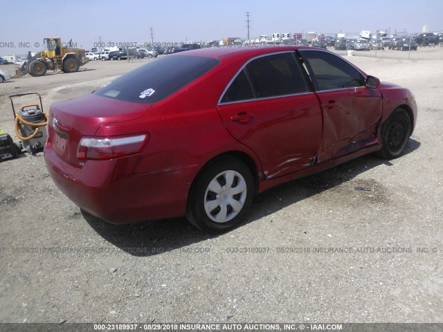 4T1BE46K17U019844 - 2007 TOYOTA CAMRY CE/LE/XLE/SE RED photo 4