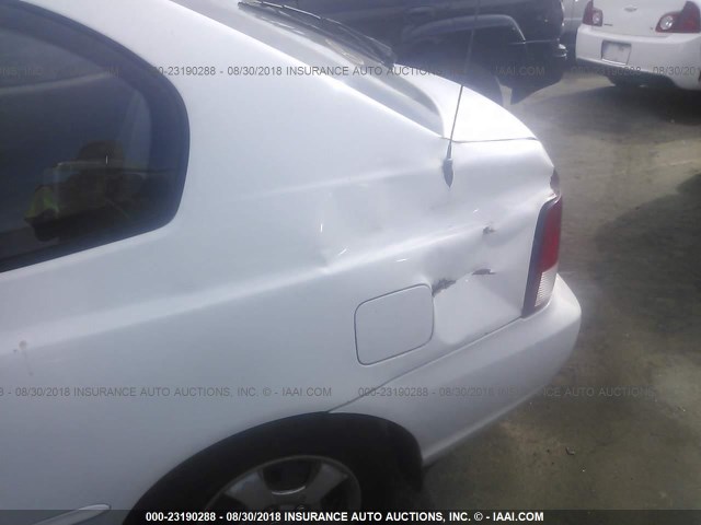 KMHCG35C31U115422 - 2001 HYUNDAI ACCENT GS WHITE photo 6