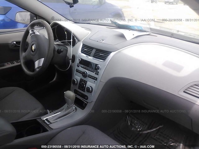 1G1ZB5EB1AF228671 - 2010 CHEVROLET MALIBU LS შავი ფოტო 5