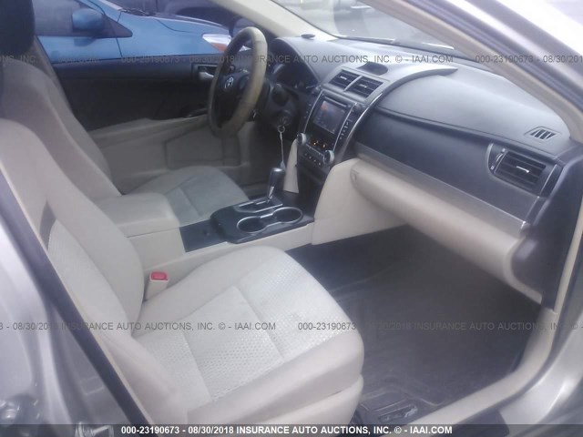 4T4BF1FK1DR303312 - 2013 TOYOTA CAMRY L/SE/LE/XLE Şampan foto 5