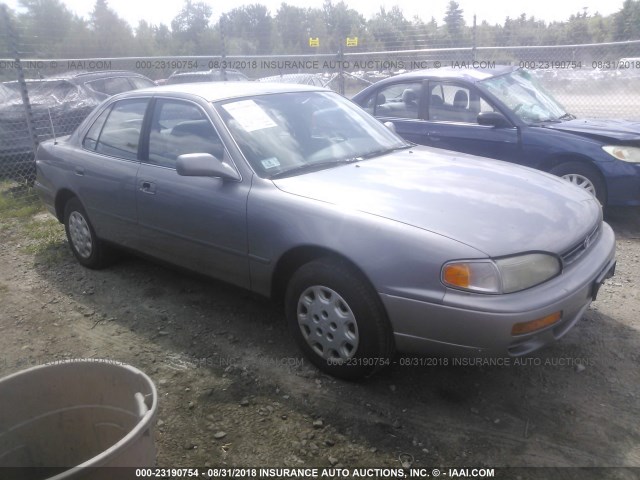 4T1BG12K5TU731623 - 1996 TOYOTA CAMRY DX/LE/XLE GRAY photo 1