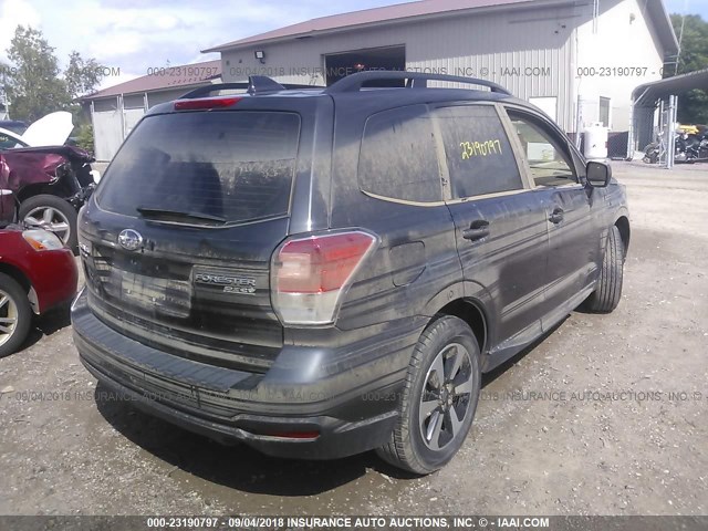 JF2SJABC0HH505652 - 2017 SUBARU FORESTER 2.5I GRAY photo 4