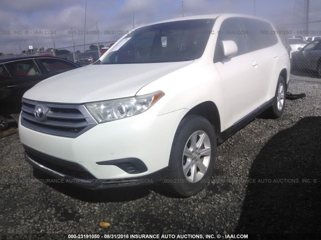 5TDZA3EH6CS028892 - 2012 TOYOTA HIGHLANDER SE WHITE photo 2