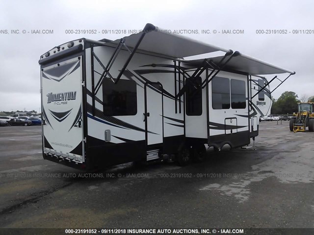 573FM4026G1202281 - 2016 GRAND DESIGN MOMENTUM 350M  WHITE photo 3