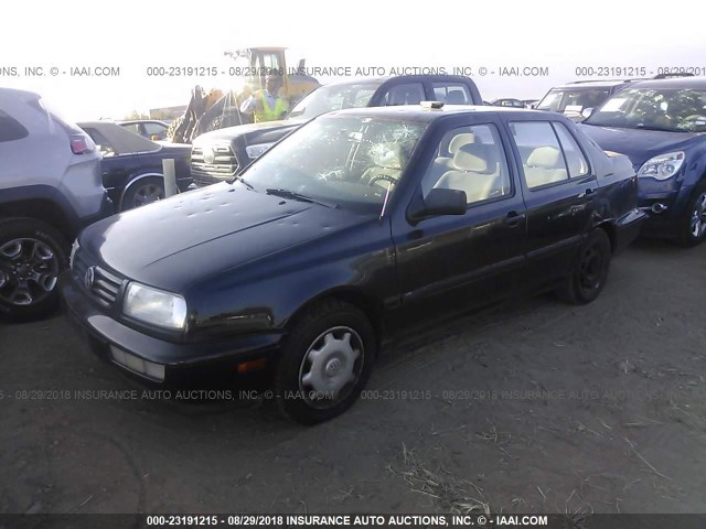 3VWSA81H8TM026028 - 1996 VOLKSWAGEN JETTA GLS BLACK photo 2