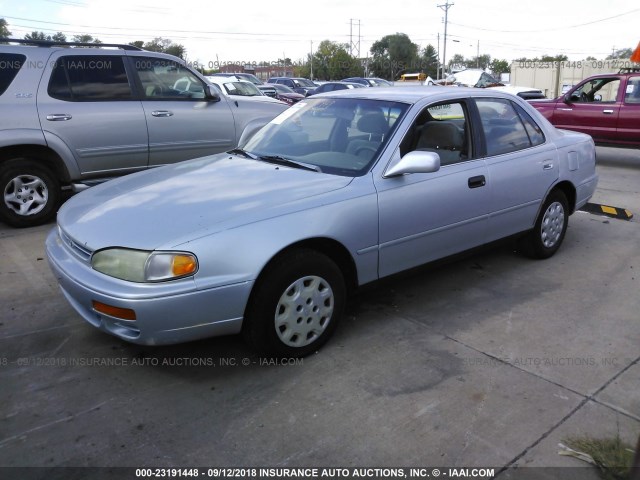 4T1BG12K3TU769013 - 1996 TOYOTA CAMRY DX/LE/XLE ვერცხლისფერი ფოტო 2