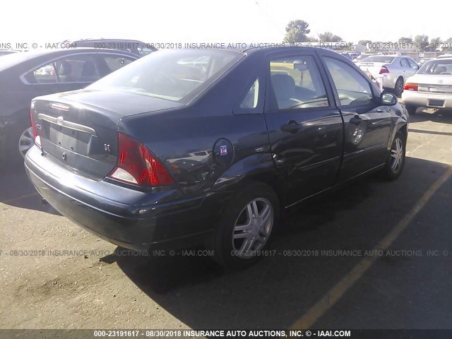 1FAFP34P42W229401 - 2002 FORD FOCUS SE/SE COMFORT BLUE photo 4