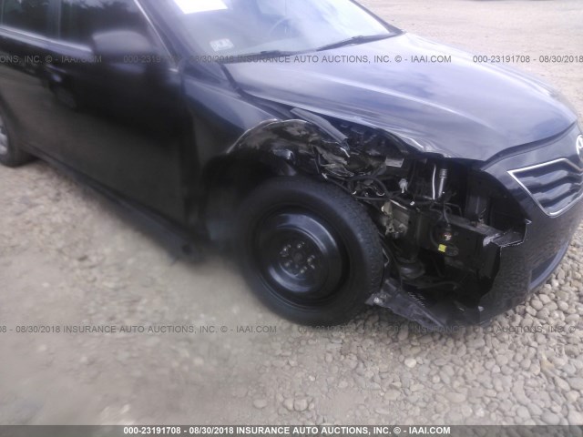 4T4BF3EK6BR119090 - 2011 TOYOTA CAMRY SE/LE/XLE შავი ფოტო 6