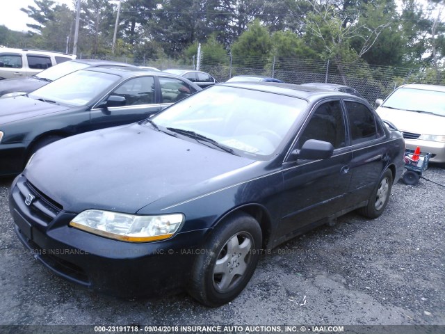 1HGCG1651WA029867 - 1998 HONDA ACCORD EX GREEN photo 2