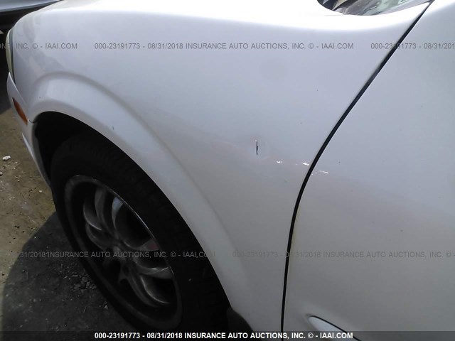 JN1CA31D4YT555334 - 2000 NISSAN MAXIMA GLE/GXE/SE WHITE photo 6