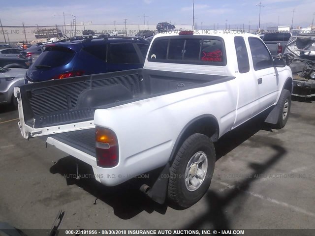 5TESN92N5YZ685745 - 2000 TOYOTA TACOMA XTRACAB PRERUNNER WHITE photo 4