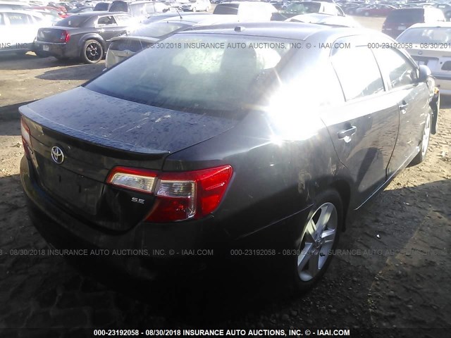 4T1BF1FK4CU508230 - 2012 TOYOTA CAMRY SE/LE/XLE შავი ფოტო 4