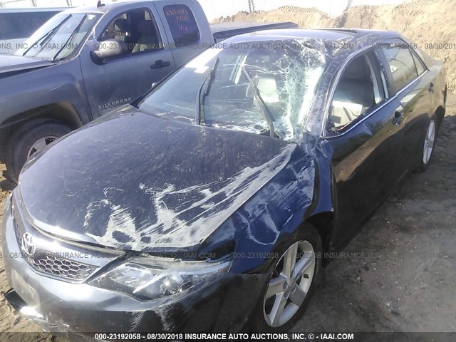 4T1BF1FK4CU508230 - 2012 TOYOTA CAMRY SE/LE/XLE შავი ფოტო 6