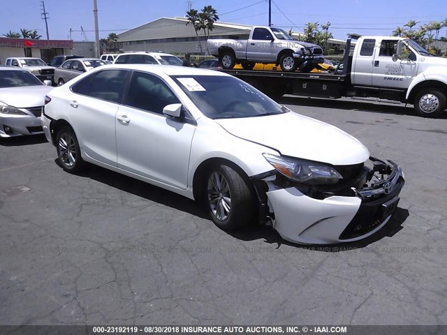 4T1BF1FK3FU088657 - 2015 TOYOTA CAMRY LE/XLE/SE/XSE 白色 照片 1