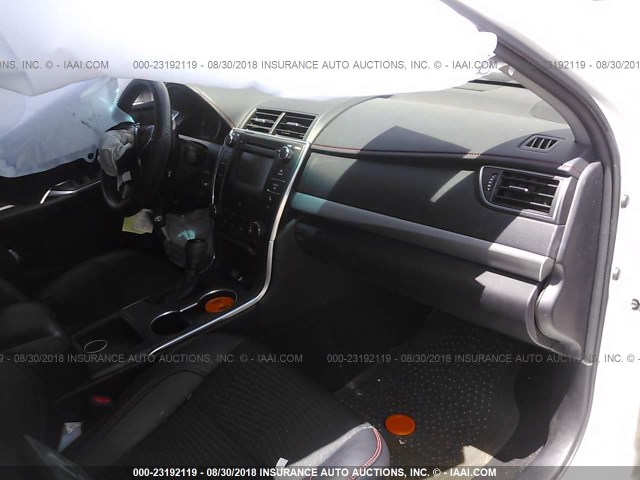 4T1BF1FK3FU088657 - 2015 TOYOTA CAMRY LE/XLE/SE/XSE 白色 照片 5
