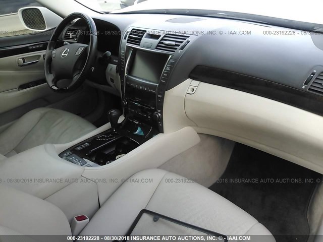 JTHBL46F175038500 - 2007 LEXUS LS 460 WHITE photo 5