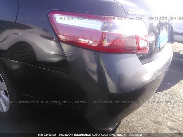 4T1BK46K27U010885 - 2007 TOYOTA CAMRY NEW GENERAT LE/XLE/SE BLACK photo 6