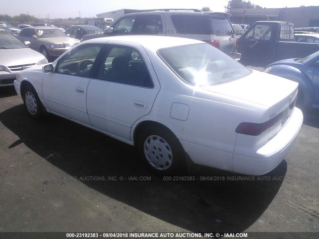 JT2BG22KXV0077554 - 1997 TOYOTA CAMRY LE/XLE Weiß Foto 3