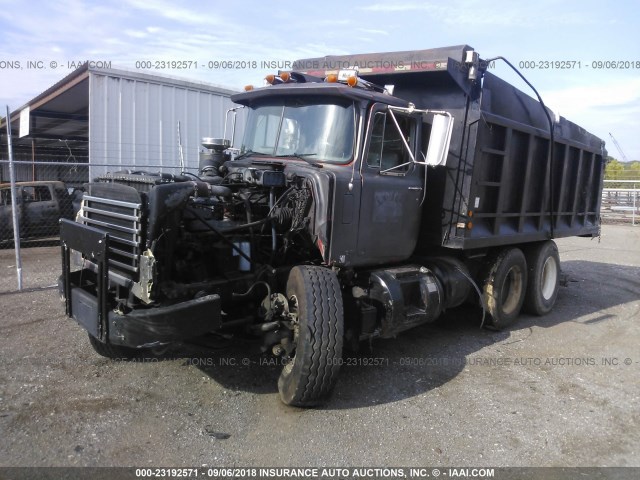 1M2P267C6RM018760 - 1994 MACK RD688S  BLACK photo 2