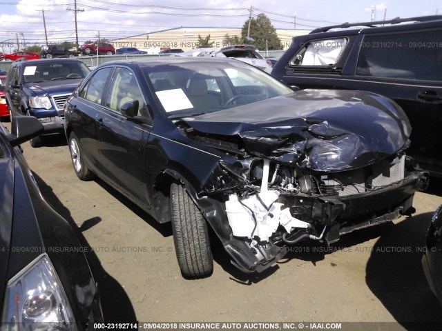 4T1BF1FK4HU800290 - 2017 TOYOTA CAMRY LE/XLE/SE/XSE BLACK photo 1