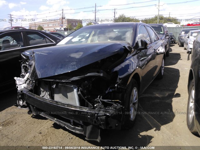 4T1BF1FK4HU800290 - 2017 TOYOTA CAMRY LE/XLE/SE/XSE BLACK photo 2