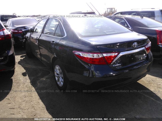 4T1BF1FK4HU800290 - 2017 TOYOTA CAMRY LE/XLE/SE/XSE BLACK photo 3