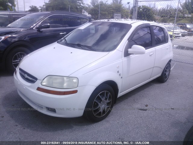KL1TD66667B755031 - 2007 CHEVROLET AVEO LS WHITE photo 2