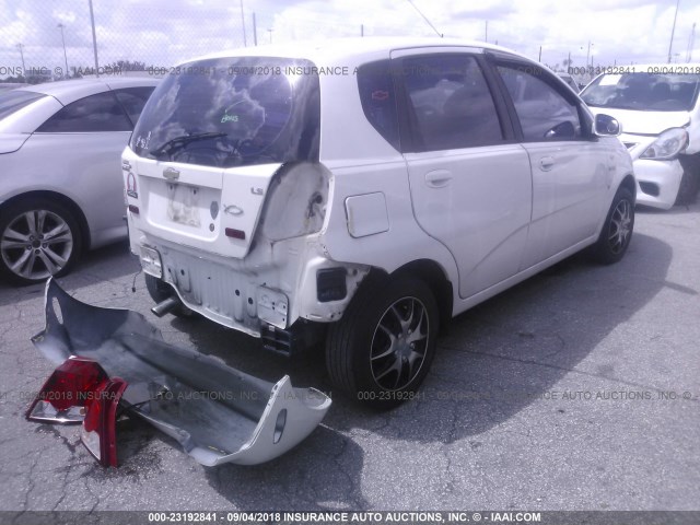 KL1TD66667B755031 - 2007 CHEVROLET AVEO LS WHITE photo 4