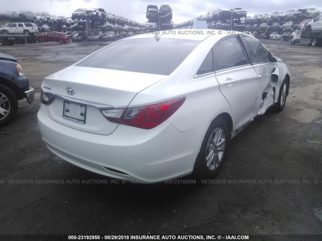 5NPEB4AC9CH393925 - 2012 HYUNDAI SONATA GLS WHITE photo 4