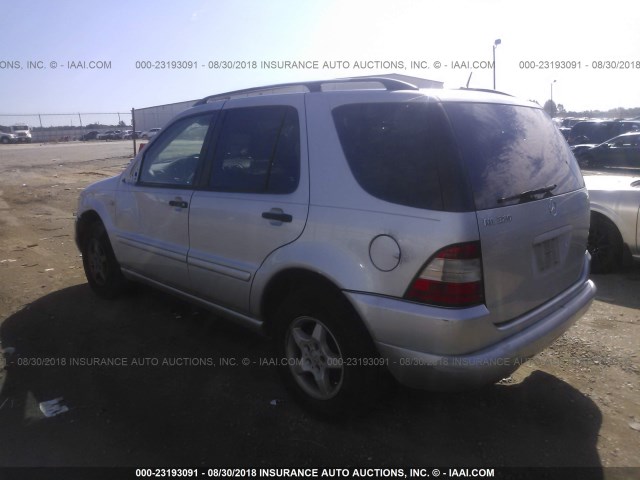 4JGAB54EX1A257689 - 2001 MERCEDES-BENZ ML 320 SILVER photo 3