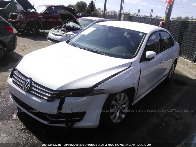 1VWAT7A3XFC033878 - 2015 VOLKSWAGEN PASSAT S WHITE photo 2