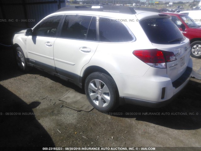 4S4BRCCC4B3429760 - 2011 SUBARU OUTBACK 2.5I PREMIUM WHITE photo 3