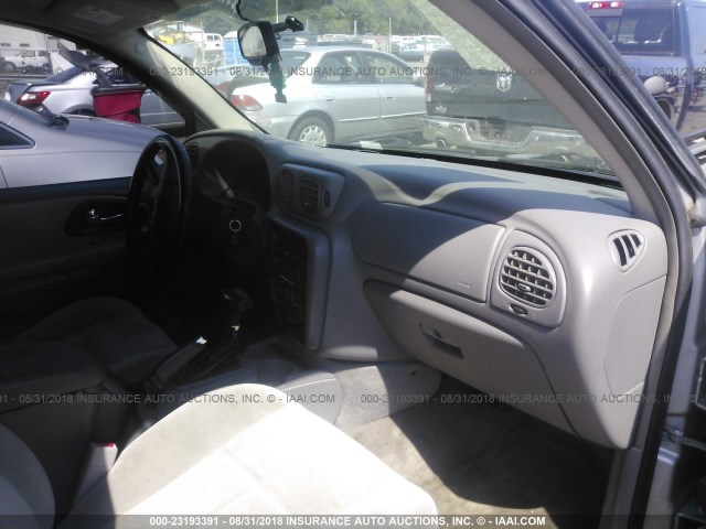 1GNDS13S162143915 - 2006 CHEVROLET TRAILBLAZER LS/LT SILVER photo 5