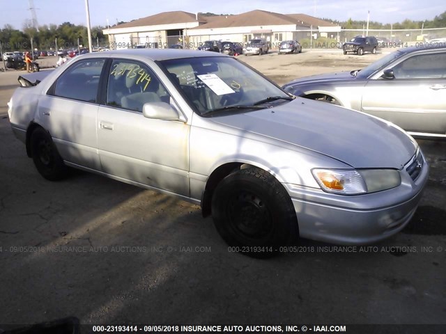 4T1BG22K61U021519 - 2001 TOYOTA CAMRY CE/LE/XLE 银色 照片 1