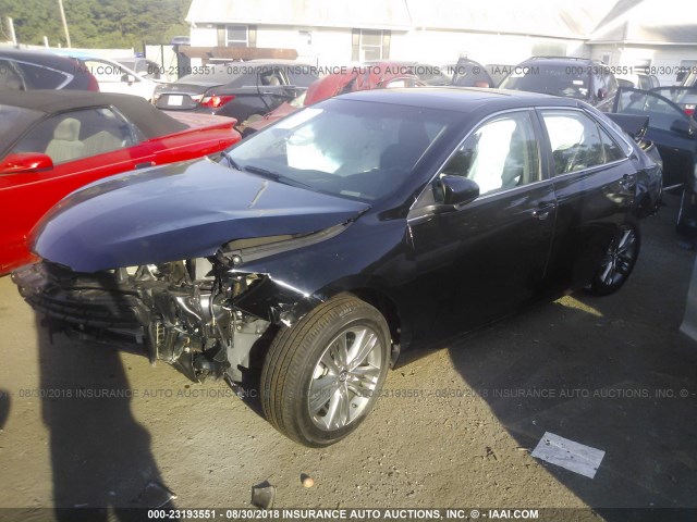 4T1BF1FK7HU359075 - 2017 TOYOTA CAMRY LE/XLE/SE/XSE 黑色 照片 2