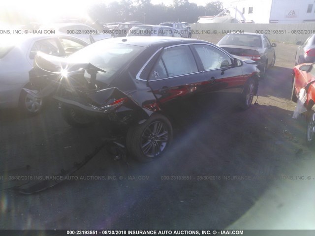 4T1BF1FK7HU359075 - 2017 TOYOTA CAMRY LE/XLE/SE/XSE 黑色 照片 4