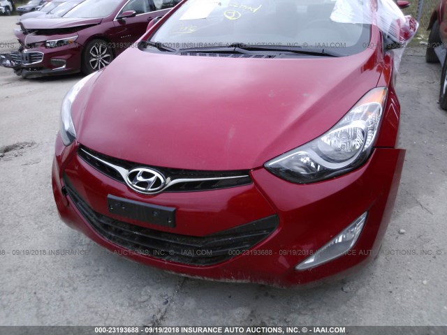 KMHDH6AEXDU008978 - 2013 HYUNDAI ELANTRA COUPE GS/SE RED photo 6