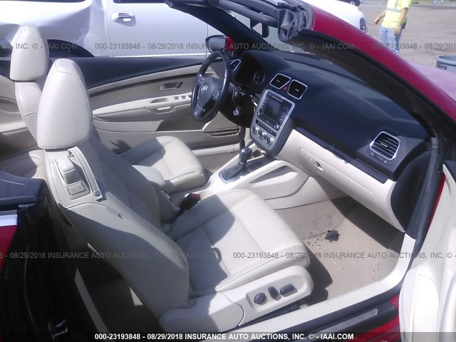 WVWFW8AH8EV002116 - 2014 VOLKSWAGEN EOS LUX/EXECUTIVE RED photo 5