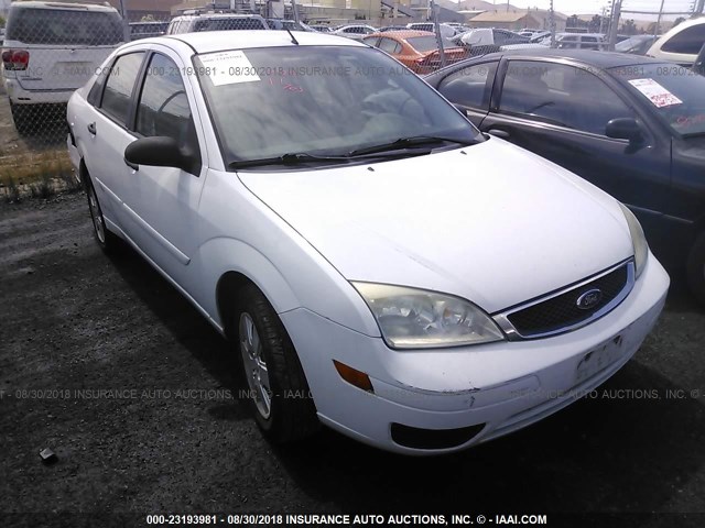 1FAFP34NX7W106773 - 2007 FORD FOCUS ZX4/S/SE/SES 白色 照片 1