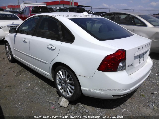 YV1390MS6A2504678 - 2010 VOLVO S40 2.4I WHITE photo 3