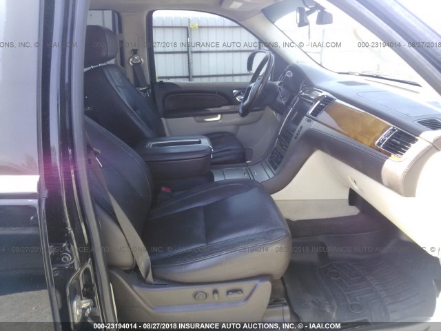 1GYS3BEF9BR263007 - 2011 CADILLAC ESCALADE LUXURY შავი ფოტო 5