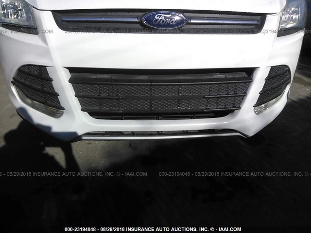 1FMCU0G73GUA30046 - 2016 FORD ESCAPE SE WHITE photo 6
