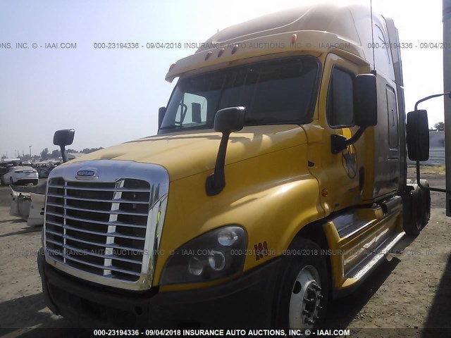 1FUJGLDR9CSBD6864 - 2012 FREIGHTLINER CASCADIA 125  YELLOW photo 2