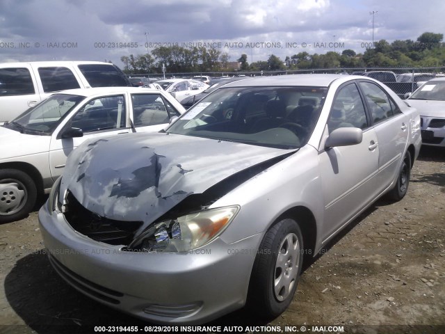 4T1BE32K93U695193 - 2003 TOYOTA CAMRY LE/XLE/SE SILVER photo 2