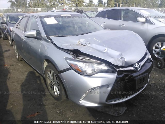4T1BF1FK7HU379276 - 2017 TOYOTA CAMRY LE/XLE/SE/XSE SILVER photo 1