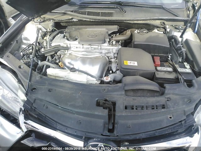 4T1BF1FK7HU379276 - 2017 TOYOTA CAMRY LE/XLE/SE/XSE SILVER photo 10